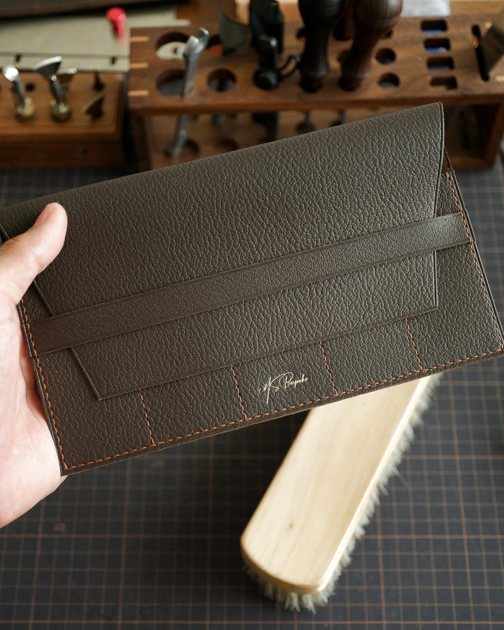 5-Slot Leather Strap Pouch